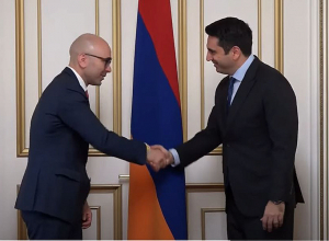 Ален Симонян принял парламентскую делегацию Италии