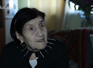 Պատերազմի վետերան տիկին Ռոզալիան ցույց տվեց Պուտինից ստացած նամակը