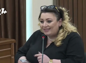 Քո ներկայությունն այստեղ՝ անլրջություն է ավագանու ինստիտուտի հանդեպ․ Անի Խաչատրյան