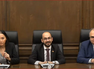 Будет ли ГД участвовать в внеочередном заседании, инициированном оппозицией?