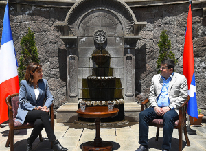 Президент Арцаха принял в Горисе делегацию во главе с мэром Парижа