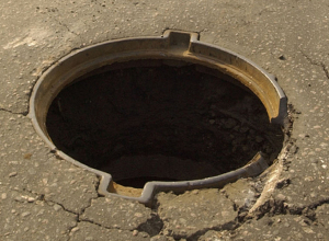 Փրկել են դիտահորն ընկած շան ձագին