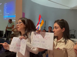 ՀՅԴ-ականների ակցիան Երեւանում ընթացող Մեդիա փառատոնի ժամանակ