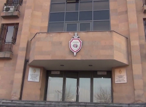 Մայրաքաղաքի պարեկները հայտնաբերել են սառը զենք ու թմրանյութ