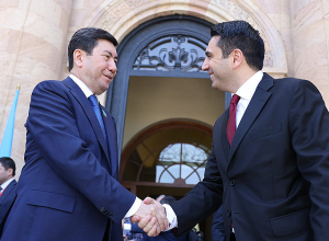 Ален Симонян попросил казахстанского коллегу внести свой вклад в урегулирование нагорно-карабахского конфликта