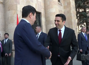 Ալեն Սիմոնյանն ընդունել է Ղազախստանի Մաժիլիսի նախագահի գլխավորած պատվիրակությանը