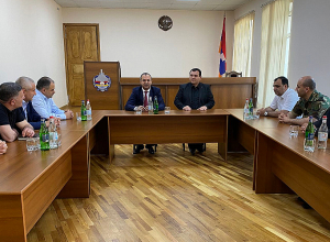 Արթուր Դավթյանը հյուրընկալվել է Արցախի գլխավոր դատախազությունում