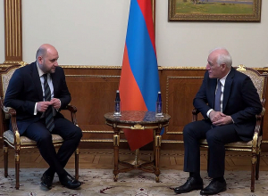 Президент Ваагн Хачатурян встретился с председателем Центрального банка Мартином Галстяном