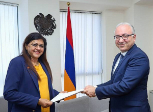 Շրի Լանկայի նորանշանակ դեսպանն իր հավատարմագրերի պատճենը հանձնեց ՀՀ ԱԳ նախարարի տեղակալին