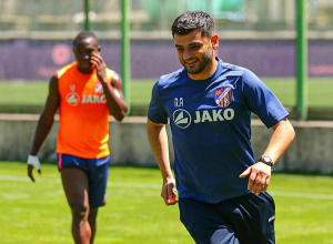 «Ուրարտուի» գլխավոր մարզիչ Ռոբերտ Արզումանյանը հրաժարական է տվել