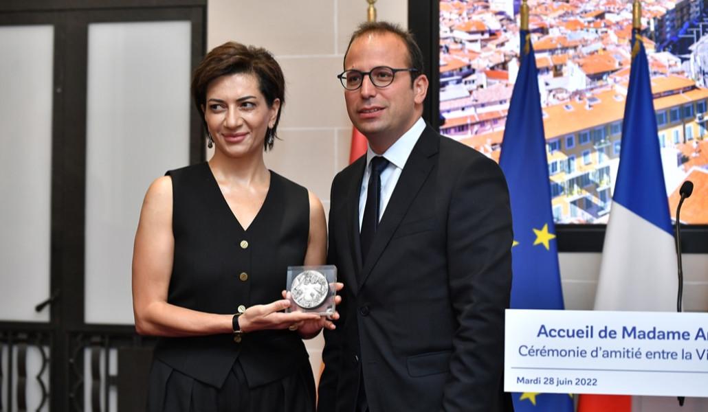 Աննա Հակոբյան