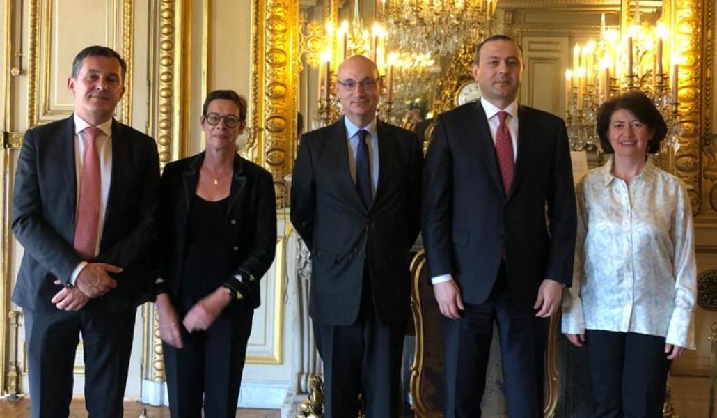 28925D70-1C11-4EDD-BFA0-F6EDFEDAEDB6