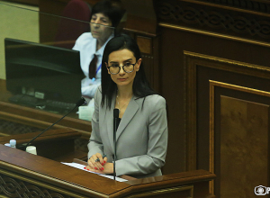 Прошу прощения у Лены Назарян, но позволю себе рассказать кое-что из нашей беседы: кандидат в Генеральные прокуроры