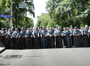 Ընդդիմության շտապ հավաքը ԱԺ-ի մոտ. ՈՒՂԻՂ