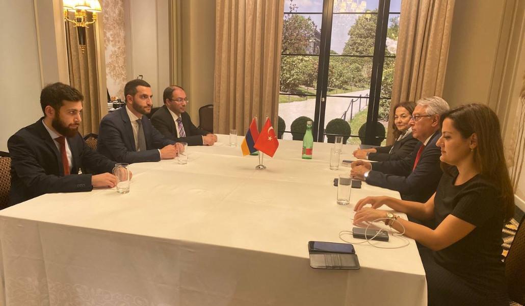 Քաղաքական