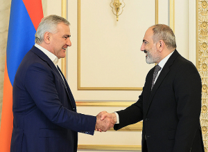 Премьер Пашинян обсудил с Самвелом Карапетяном процесс реализации инвестиционных программ группы компаний «Ташир»