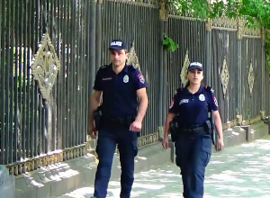 Երևանի պարեկները հետապնդել ու բռնել են հեռախոս հափշտակած երիտասարդին