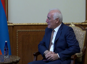 Президент Республики принял Нубара Афеяна