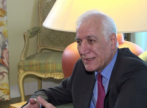 Президент Ваагн Хачатурян посетил посольство Франции по случаю Национального дня Франции