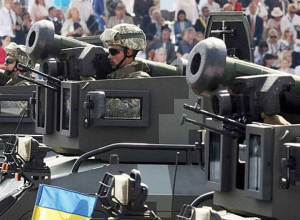 Накачивание Украины оружием чревато третьей мировой войной: депутат Бундестага