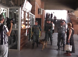 Метро закрыто: обстановка на станции «Площадь Республики»