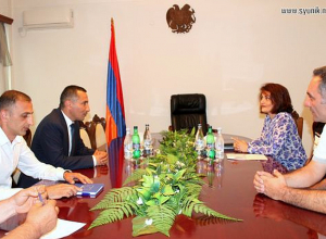 Սյունիքի մարզպետը «Վեոլիա Ջուր» ընկերության տնօրենի հետ քննարկել է մարզում խմելու ջրի մատակարարման խնդիրները