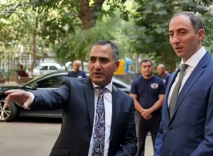 Նախարար Ռոբերտ Խաչատրյանն այցելել է «Հատուկ կապ» ընկերություն