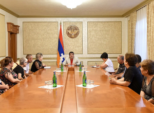 Արցախի նախագահն ընդունել է անհայտ կորած զինծառայողների մի խումբ հարազատների