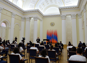 Նախագահ Վահագն Խաչատուրյանն ընդունել է Ազգային ժողովի Ամառային դպրոց ծրագրի մասնակիցներին
