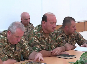 Արայիկ Հարությունյանն այցելել է պաշտպանության նախարարություն