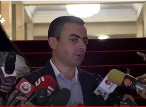 Մեկ սեղանի շուրջ պետք է հավաքվեն երկրի նախկին նախագահները, պաշտպանության նախարարները, Կաթողիկոսը․ Սաղաթելյան