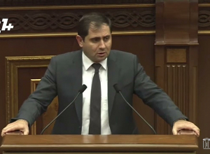 МО в состоянии обеспечить армию: Папикян – собирающим питание, бронежилеты