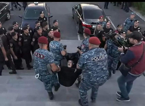 Родителей погибших в Ераблуре задержали перед приездом Пашиняна