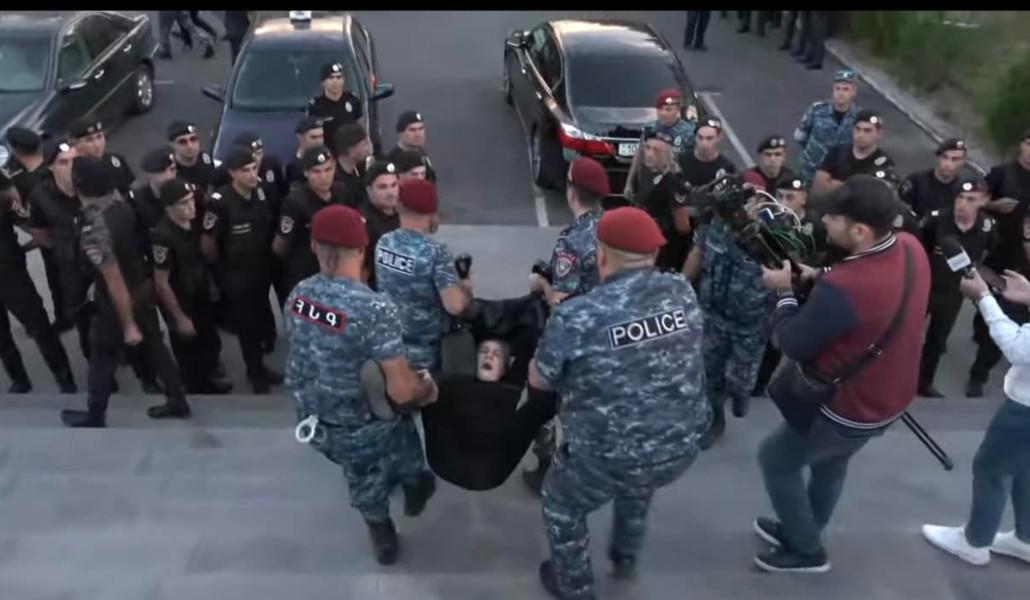 եռաբլուր