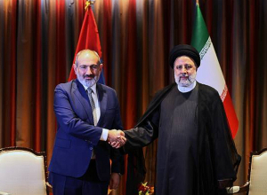 Позиция Ирана в отношении недопустимости изменения границ в регионе очень чёткая: Пашинян встретился с Раиси