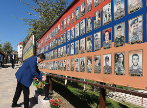Араик Арутюнян принял участие в памятных мероприятиях, посвящённых памяти павших в 44-дневной войне
