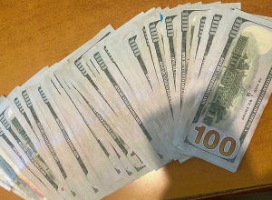 Мужчина, похитивший 9000 долларов у 21-летней девушки, был задержан на погранпереходе Баграташен