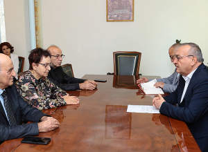 ԱՀ ԱԺ նախագահ Արթուր Թովմասյանն ընդունել է «Արարատյան Ալյանս» մտքի կենտրոնի մի խումբ փորձագետների