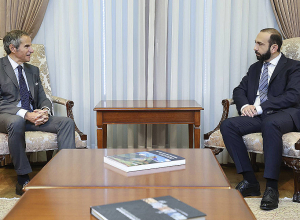 Арарат Мирзоян встретился с генеральным директором МАГАТЭ Рафаэлем Мариано Гросси