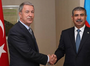 В Баку состоялась встреча министров обороны Турции и Азербайджана