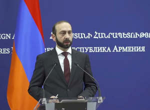 Я не буду скрывать: Арарат Мирзоян на вопрос о Лачинском коридоре