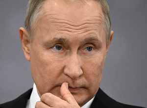 В разговоре с Раиси Путин выразил надежду на разумную сдержанность Ирана и Израиля