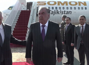 Президент Республики Таджикистан прибыл в Армению
