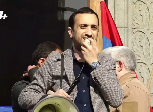 Нужно выйти из ОДКБ и ЕАЭС: Даниэл Иоаннисян