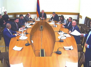 «Все философы перевернулись в гробу»: бурное обсуждение в комиссии