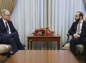 Мирзоян представил Михаэлю Зиберту подходы армянской стороны к установлению мира