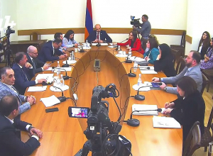 Если это будет обсуждаться таким же образом, я стану называть имена: Лусине Бадалян