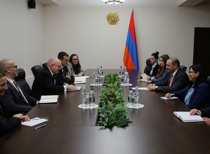 Секретарь СБ Армен Григорян встретился с Филипом Рикером