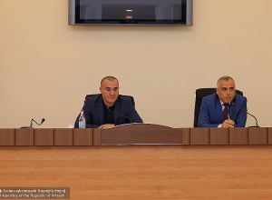 2 մլրդ ՀՀ դրամով կնվազի տեղահանվածների աջակցության ծրագիրը․ Արցախի ԱԺ-ում քննարկել են 2023 թվականի ֆինանսավորման հետ կապված հարցեր