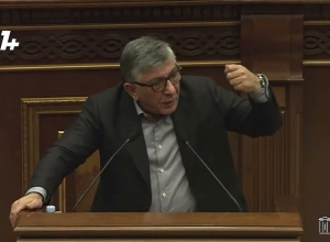 Что было бы, если бы 30 процентам было разрешено курить в кафе, а доход шел бы на здравоохранение?